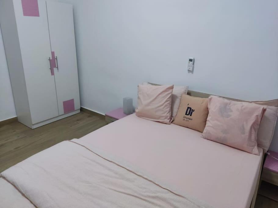Superbe Appartement Avec Parking Gratuit Et Garde Dakar Dış mekan fotoğraf