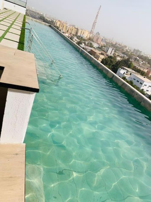 Superbe Appartement Avec Parking Gratuit Et Garde Dakar Dış mekan fotoğraf